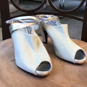 LN Classique Slides, Fabric, Light Grey & Silver 8